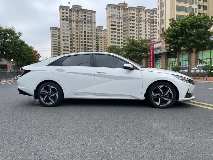 Hyundai Ioniq 2022 Model 1.5L CVT GLX Elite Edition – фото 8