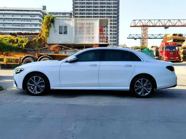 Mercedes-Benz E-Class 2023 Model E 300 L Luxury Model Sports sedan – фото 4