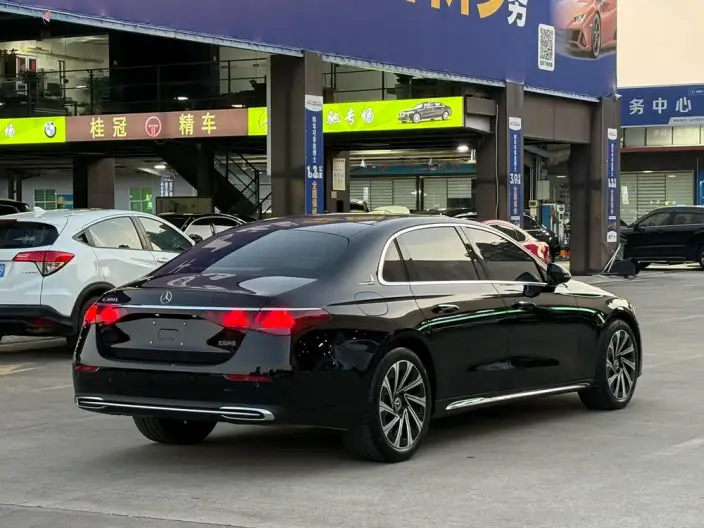 Mercedes-Benz E-Class 2025 Model E 300 L Luxury Model sedan – фото 6