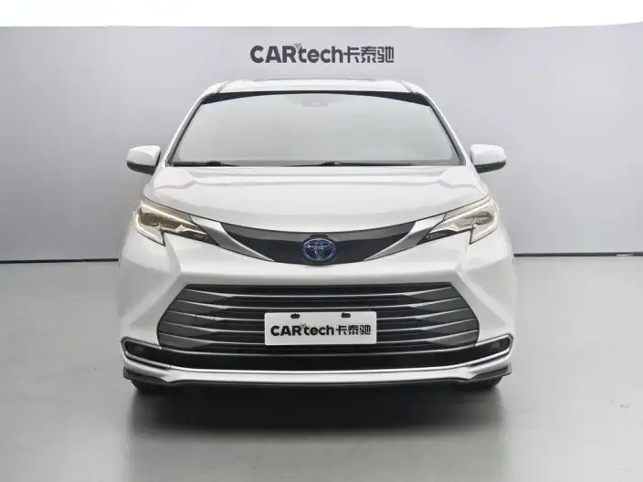 Toyota Sienna 2021 Model 2.5L Hybrid Premium Edition – фото 2