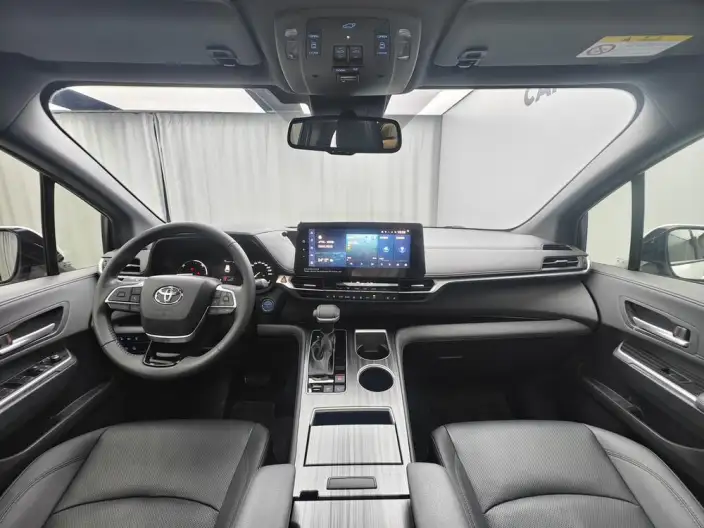 Toyota Sienna 2021 Model 2.5L Hybrid Premium Edition – фото 6