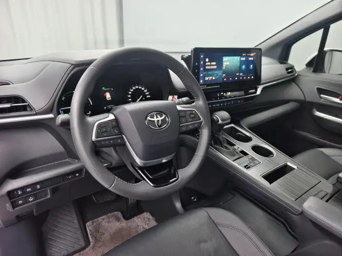 Toyota Sienna 2021 Model 2.5L Hybrid Premium Edition – фото 7