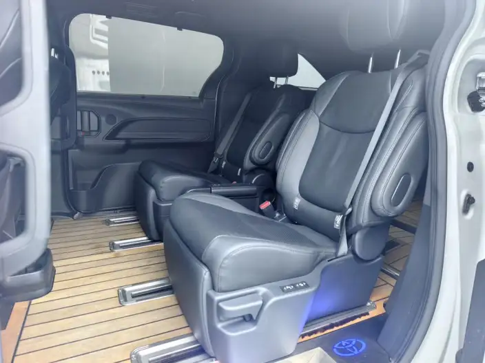 Toyota Sienna 2021 Model 2.5L Hybrid Premium Edition – фото 9