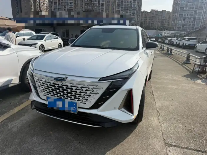 Changan Auchan Z6 2023 Model Blue whale 1.5T DCT Smart Enjoy Model – фото 1