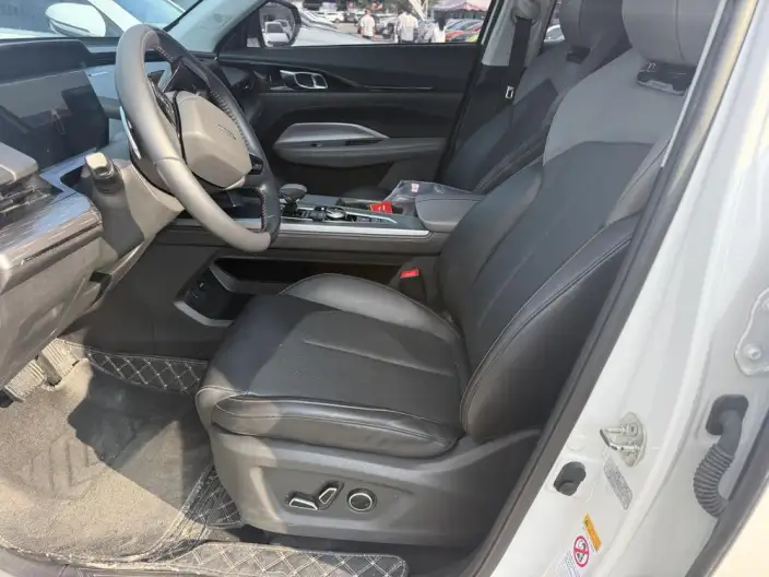 Changan Auchan Z6 2023 Model Blue whale 1.5T DCT Smart Enjoy Model – фото 8