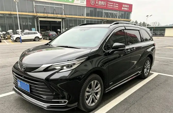 Toyota Sienna 2024 Model Hybrid 2.5L Comfort Edition – фото 1