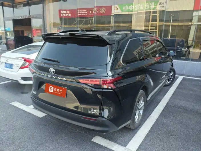Toyota Sienna 2024 Model Hybrid 2.5L Comfort Edition – фото 4