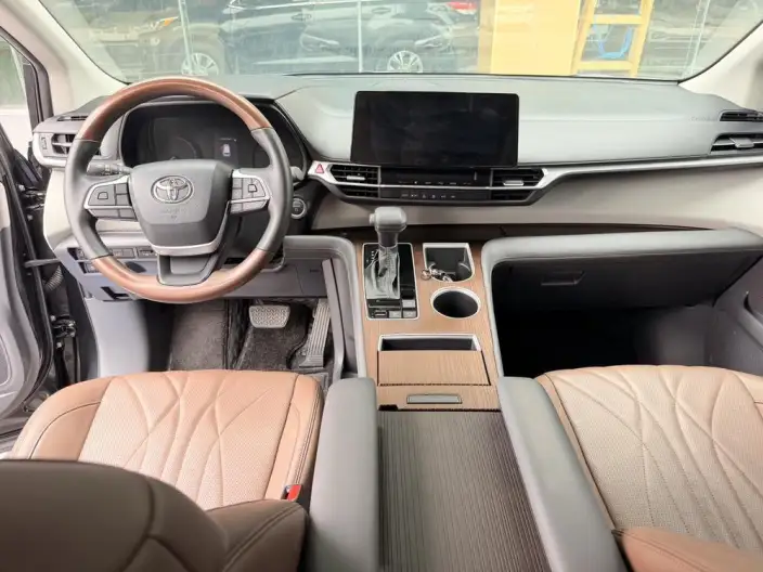 Toyota Sienna 2024 Model Hybrid 2.5L Comfort Edition – фото 6