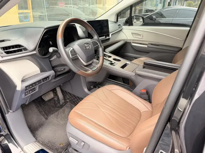 Toyota Sienna 2024 Model Hybrid 2.5L Comfort Edition – фото 8