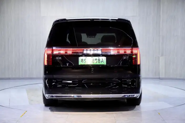 ZEEKR 009 2024 Model VI seat Executive Edition 4WD 108kWh – фото 5