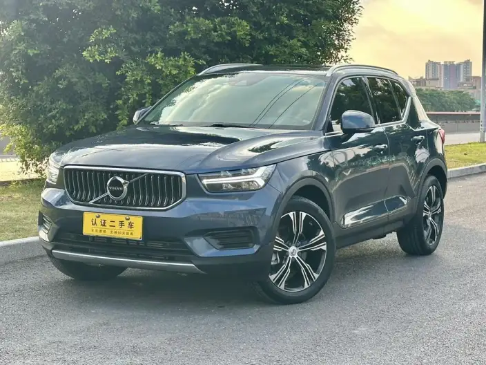 Volvo XC40 2022 Model T4 4WD Smart Range Deluxe Edition – фото 1