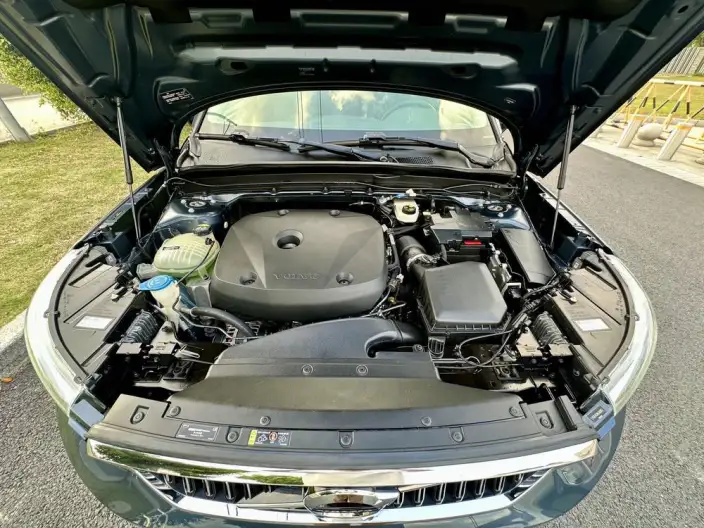Volvo XC40 2022 Model T4 4WD Smart Range Deluxe Edition – фото 6