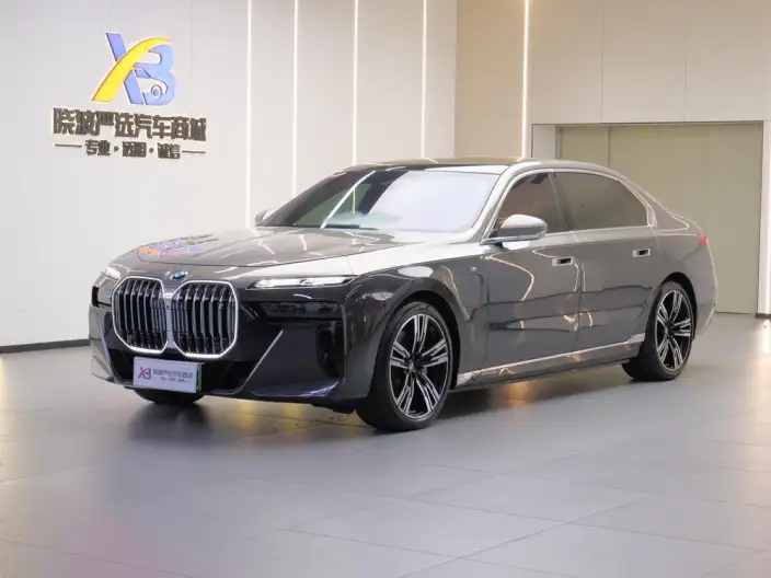 BMW i7 2023 Model eDrive50L Exclusive Model M Sports Set – фото 1