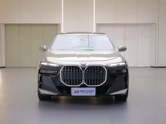 BMW i7 2023 Model eDrive50L Exclusive Model M Sports Set – фото 2