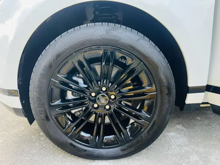 Range Rover Evoque 2026 Model Range Rover Evoque L 2.0T SE – фото 10