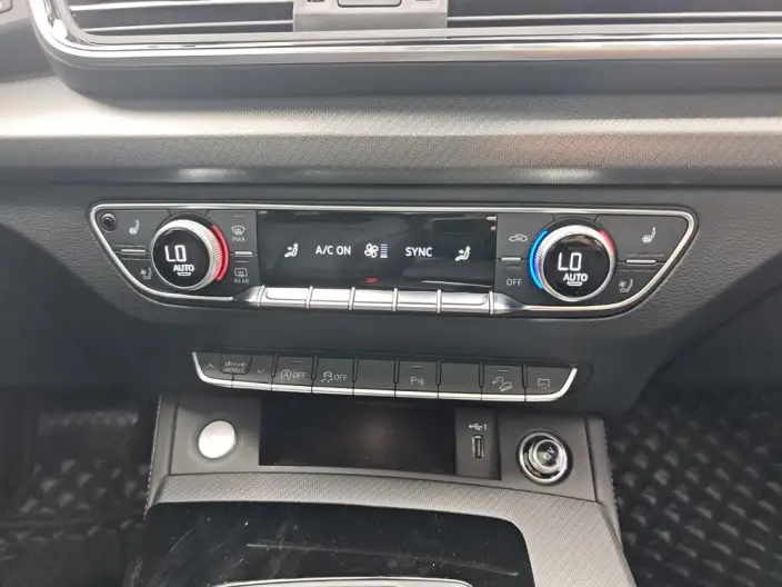 Audi Q5L 2024 Model 40TFSI Luxury Dynamic Model – фото 7