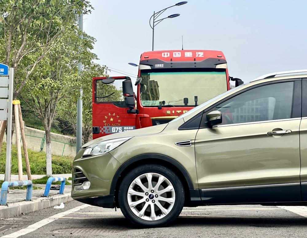 Ford Kuga 2013 1.6L GTDi AWD Elite – фото 9