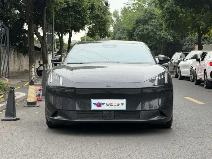 **Lynk & Co Z10** 2024 Model 95kWh 766km Rear Drive Max