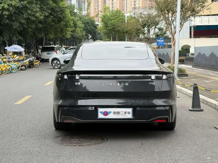 **Lynk & Co Z10** 2024 Model 95kWh 766km Rear Drive Max – фото 5