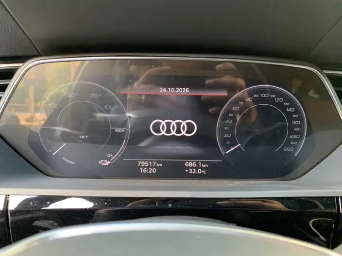 AUDI e-tron 2021 Model 50 quattro Luxury Model – фото 7