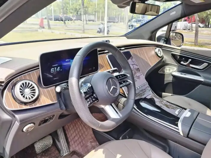 Mercedes-Benz EQE SUV 2023 Model EQE SUV 350 4MATIC Pioneer Edition – фото 9