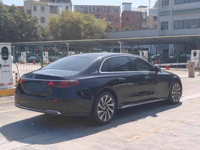 Mercedes-Benz E-Class 2025 Model E 300 L Luxury Model sedan – фото 7