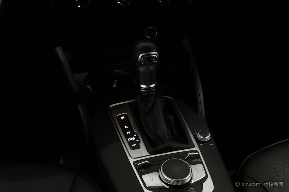 Audi A3 2018 30th Anniversary Limousine 35 TFSI Style – фото 15