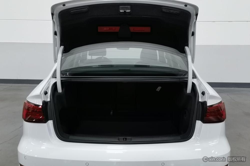 Audi A3 2018 30th Anniversary Limousine 35 TFSI Style – фото 24