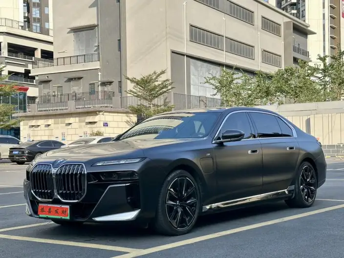 BMW i7 2023 Model eDrive50L Exclusive Model M Sports Set – фото 1