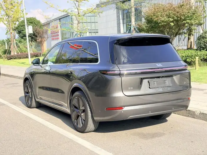 Li Auto L9 2022 Model Max Edition – фото 5