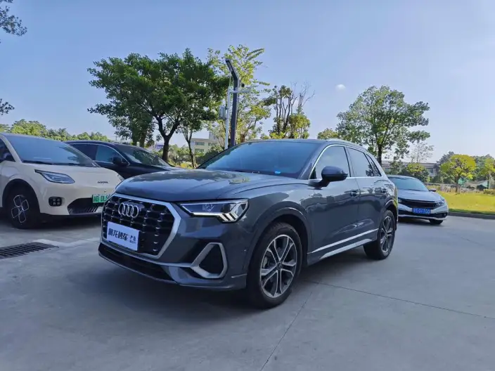 AUDI Q3 2023 Model Facelift 40 TFSI Fashion Dynamic Model – фото 1