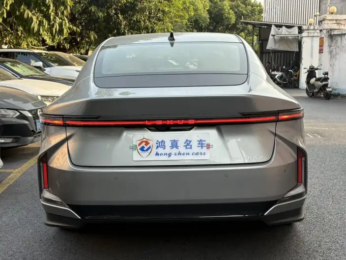 Lexus ES 2026 Model 300h – фото 5