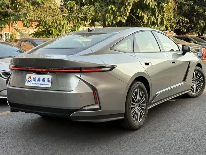 Lexus ES 2026 Model 300h – фото 6