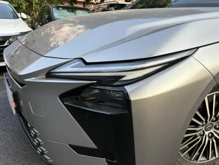 Lexus ES 2026 Model 300h – фото 8