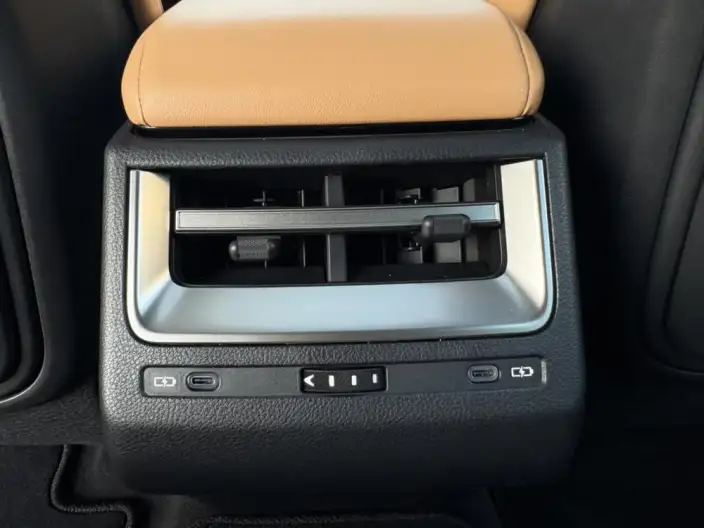 Lexus ES 2026 Model 300h – фото 9