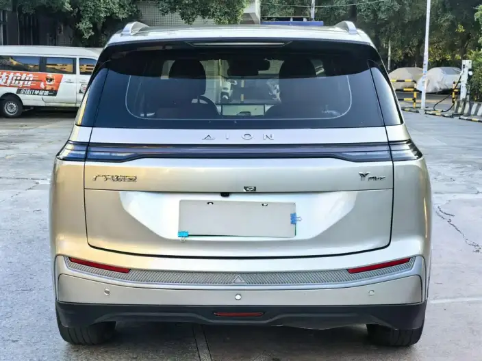 AION Y 2023 Model Plus 510 Lexiang Edition – фото 6