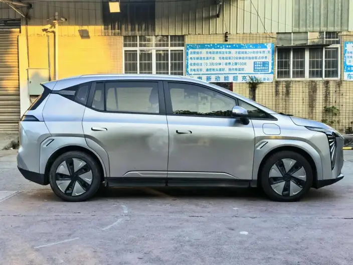 AION Y 2023 Model Plus 510 Lexiang Edition – фото 8
