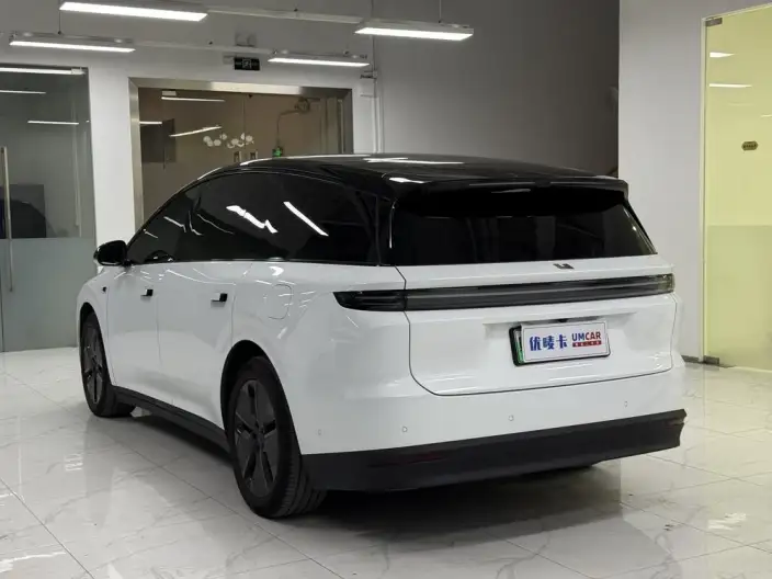 Li Auto i8 2025 Model Standard Edition – фото 4