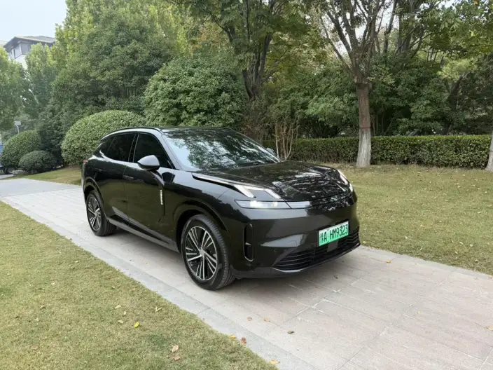 Lynk & Co 08 EM-P 2023 Model 120 Long Battery Life Pro Halo