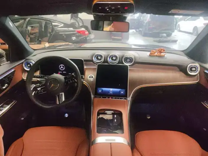 Mercedes-Benz GLC 2025 Model GLC 300 L 4MATIC Dynamic Model 5 seat – фото 5