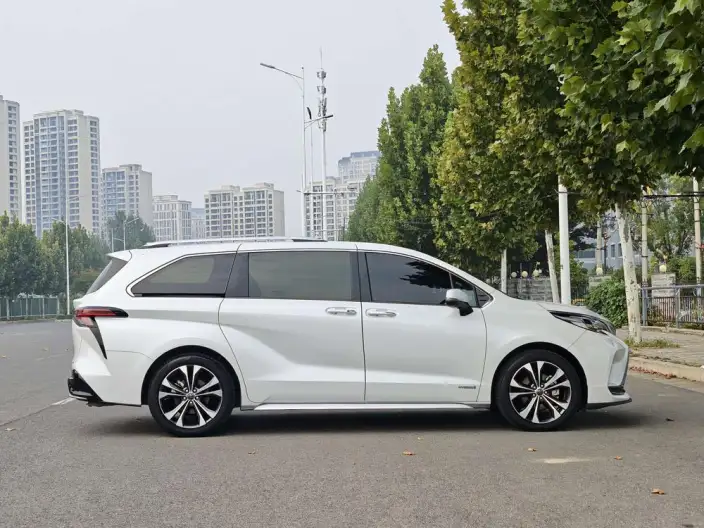 Granvia 2023 Model Intelligent Hybrid 2.5L Noble PLUS – фото 8
