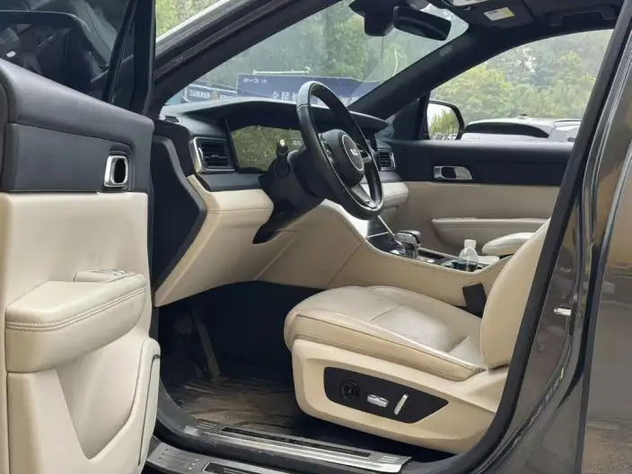 Li Auto ONE 2021 Model Extended Range 6 seat Edition – фото 8
