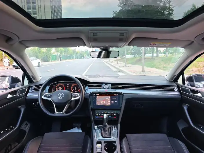 Volkswagen Magotan 2020 Model 330TSI DSG Luxury Model – фото 7