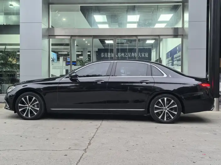 Mercedes-Benz E-Class PHEV 2022 Model Facelift E 350 e L sedan – фото 4
