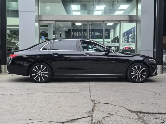 Mercedes-Benz E-Class PHEV 2022 Model Facelift E 350 e L sedan – фото 8