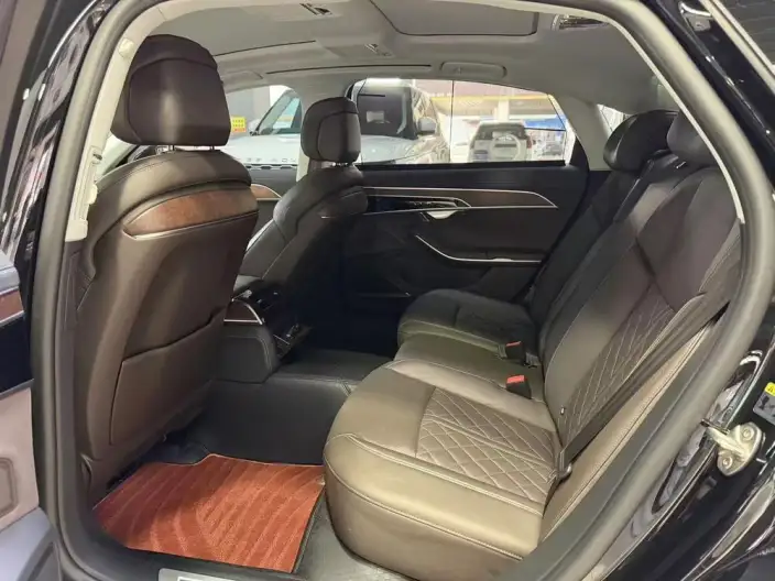 Audi A8 2023 Model A8L 50 TFSI quattro Exclusive Model – фото 7