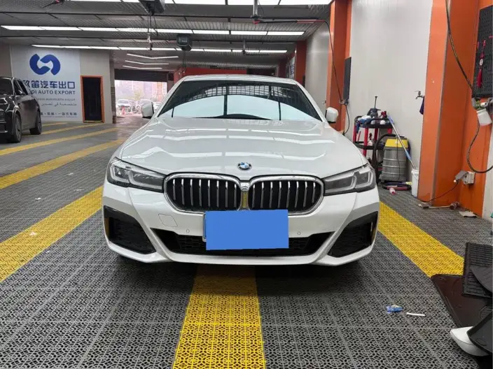 BMW 5 Series 2023 Model 530Li Leading Model M Sports Set – фото 2