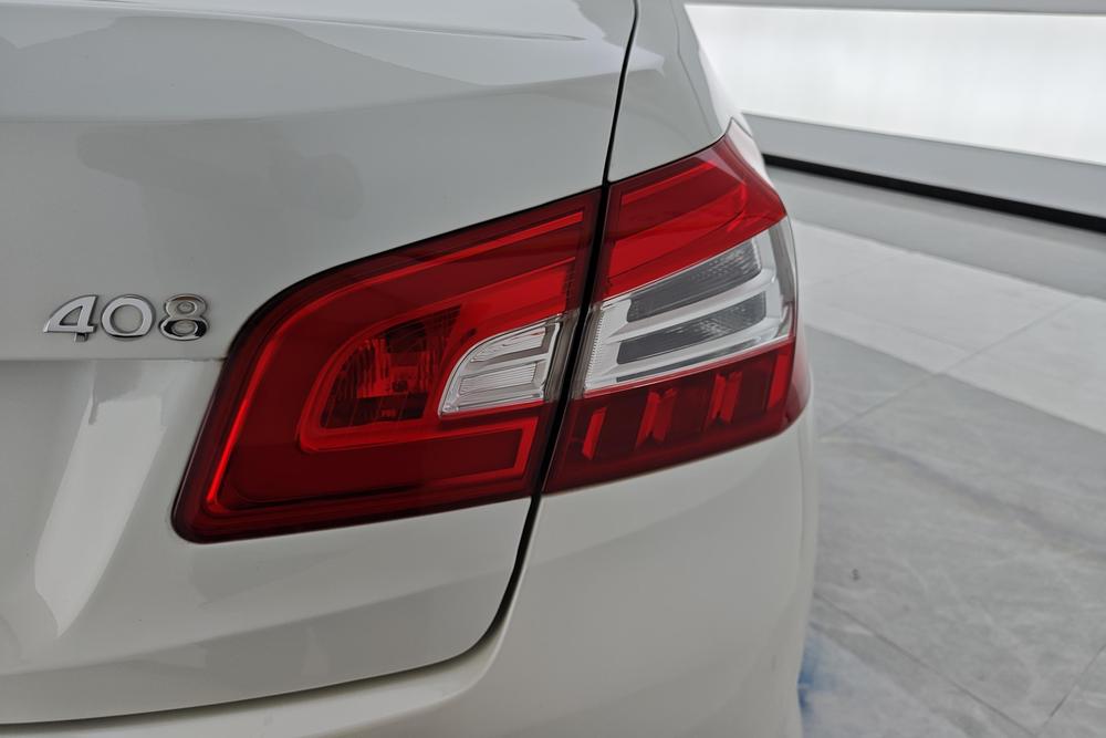Peugeot 408 2015 1.2T Automatic Luxury – фото 6