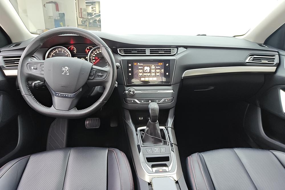 Peugeot 408 2015 1.2T Automatic Luxury – фото 12