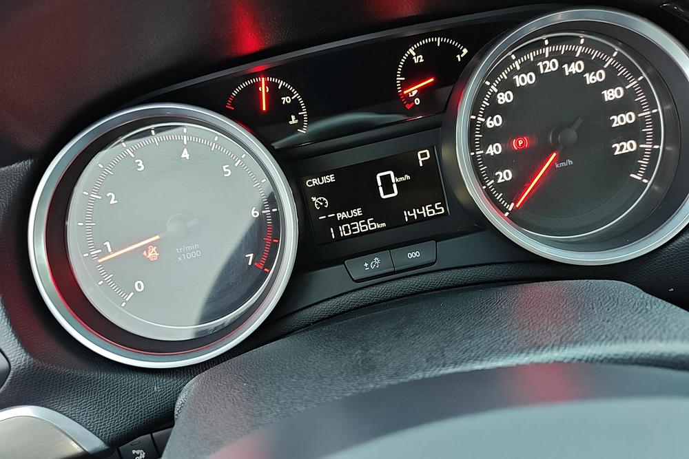 Peugeot 408 2015 1.2T Automatic Luxury – фото 14